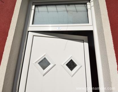 Apartmaji Lovcen, , zasebne nastanitve v mestu Rafailovići, Črna gora